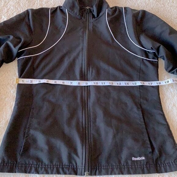 Reebok black and white fitted jacket woman’s size medium - Picture 10 of 16